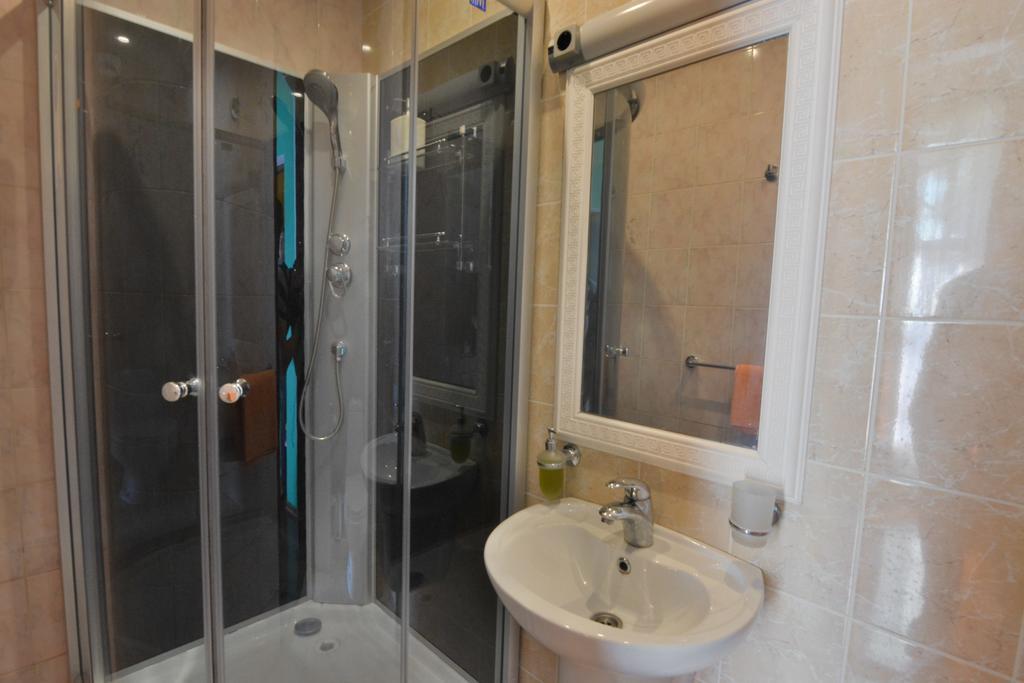Salsa Hotel Βέντσπιλς Δωμάτιο φωτογραφία